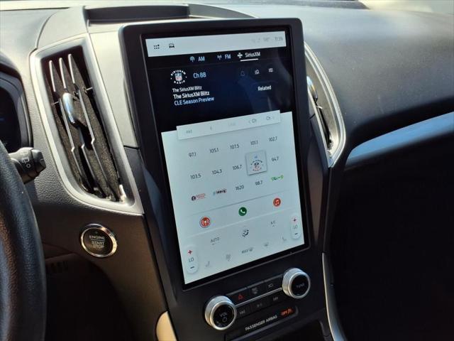 Photo of 2023 Gray Metallic Ford Edge