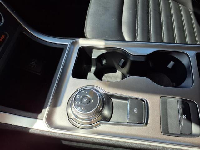 Photo of 2023 Gray Metallic Ford Edge