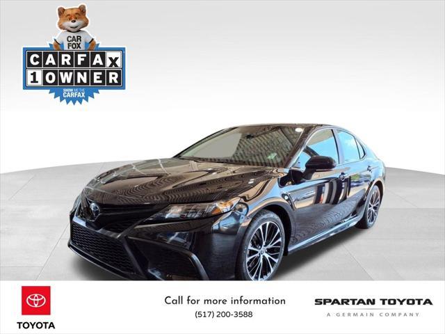 Photo of 2023 Midnight Black Metallic Toyota Camry