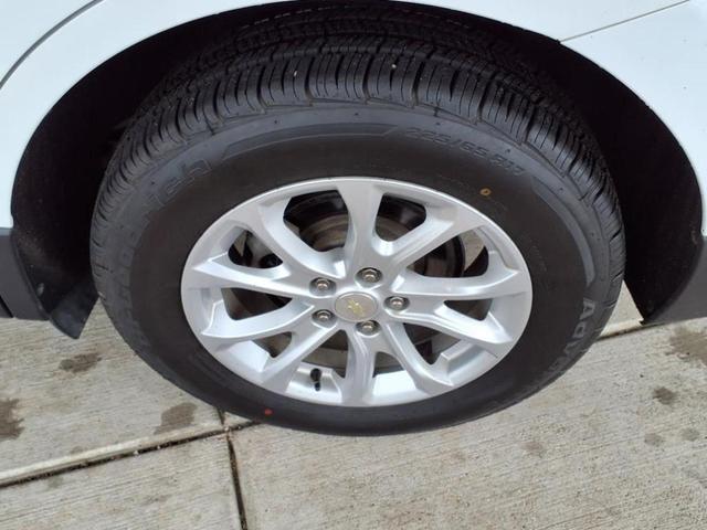 Photo of 2019 Summit White Chevrolet Equinox