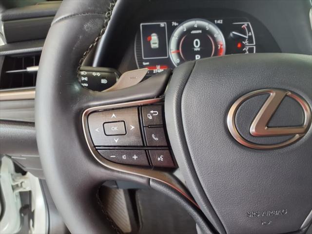 Photo of 2020 Eminent White Pearl Lexus ES 350