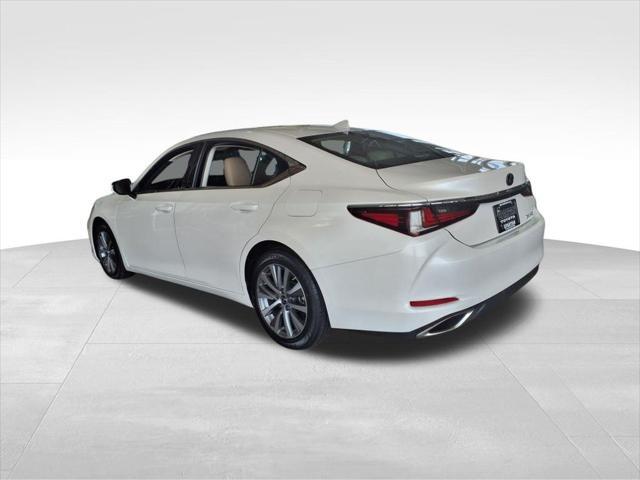 Photo of 2020 Eminent White Pearl Lexus ES 350