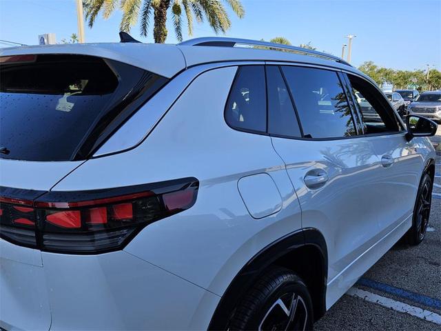 Photo of 2025 Opal White Pearl Volkswagen Tiguan