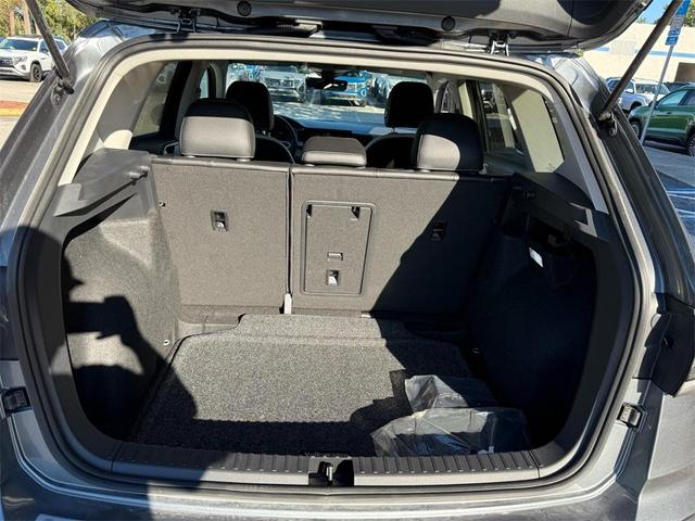 Photo of 2025 Platinum Gray Metallic Volkswagen Taos
