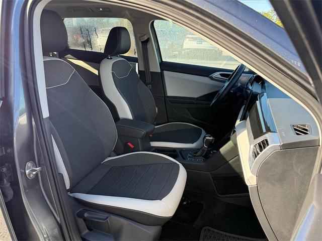 Photo of 2025 Platinum Gray Metallic Volkswagen Taos