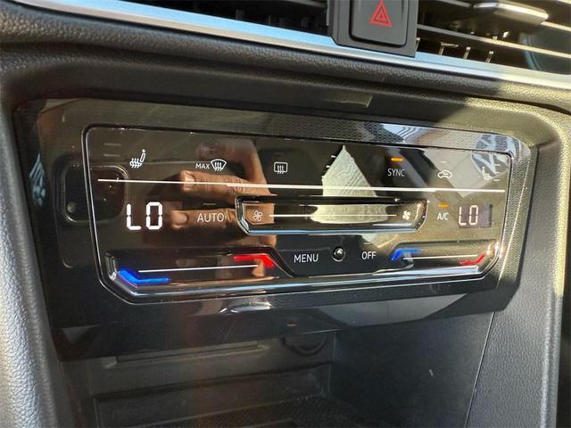 Photo of 2025 Platinum Gray Metallic Volkswagen Taos