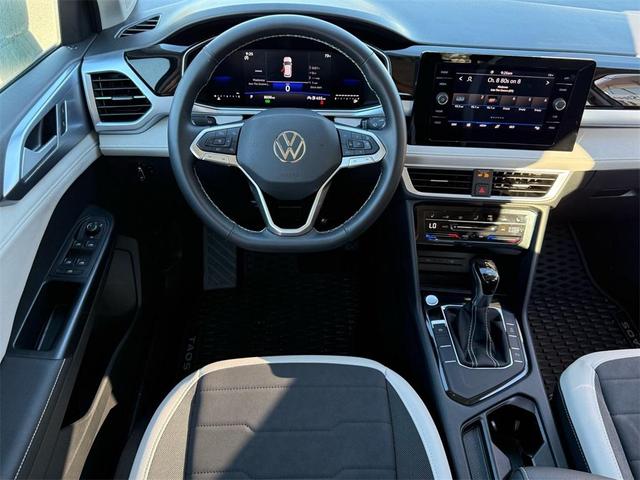 Photo of 2025 Platinum Gray Metallic Volkswagen Taos