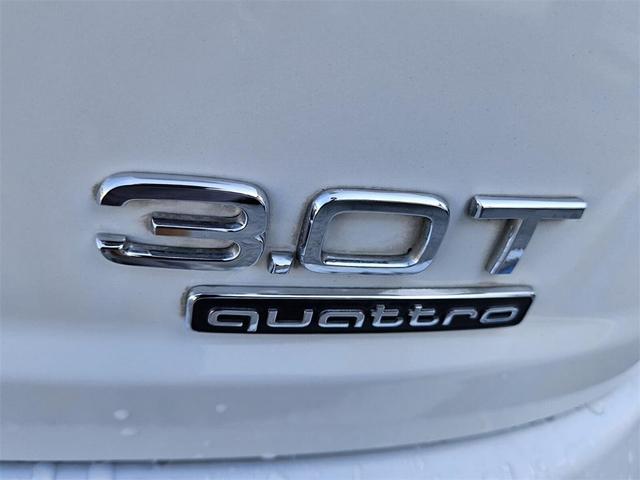 Photo of 2018 Glacier White Metallic Audi Q7