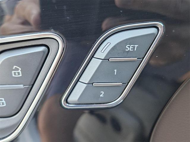 Photo of 2018 Glacier White Metallic Audi Q7