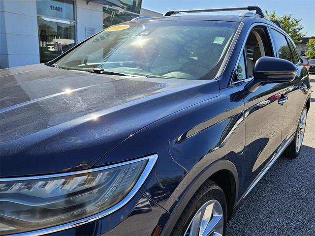 Photo of 2018 Blue Lincoln MKX