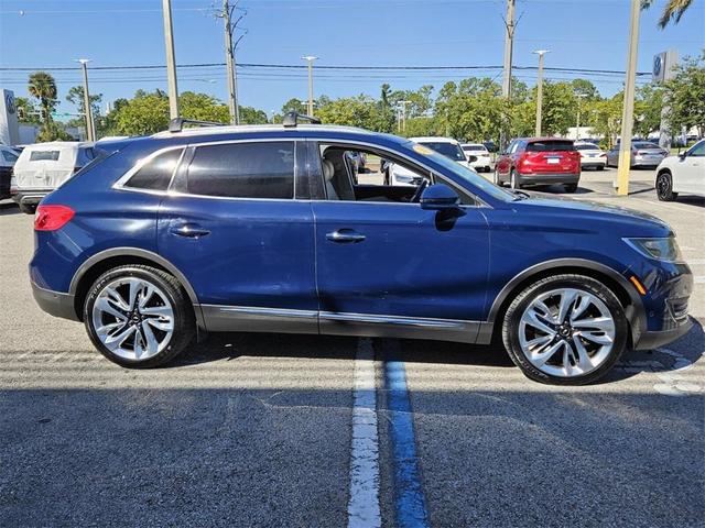 Photo of 2018 Blue Lincoln MKX