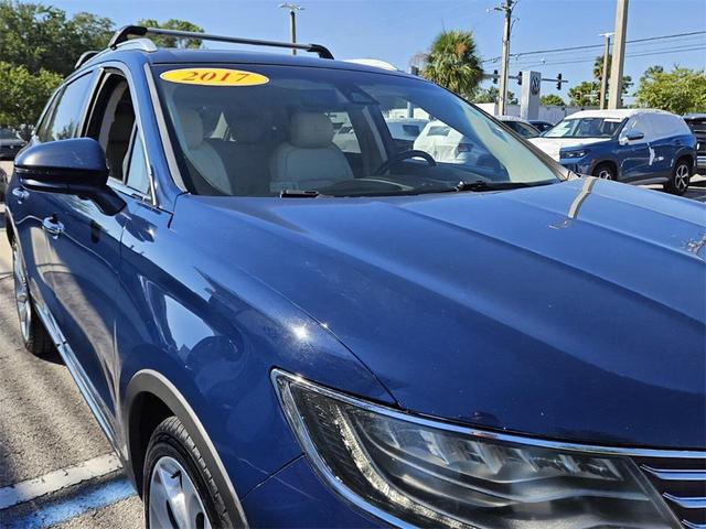 Photo of 2018 Blue Lincoln MKX