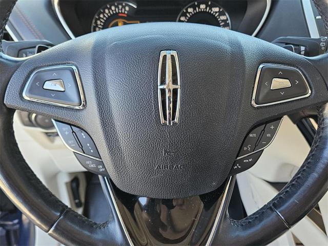 Photo of 2018 Blue Lincoln MKX