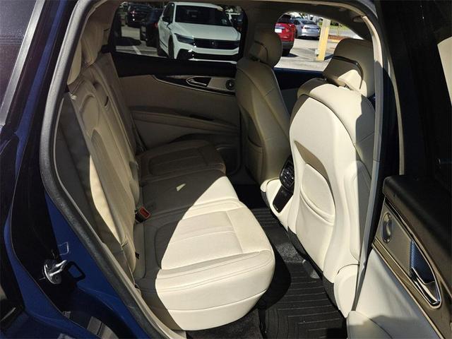 Photo of 2018 Blue Lincoln MKX