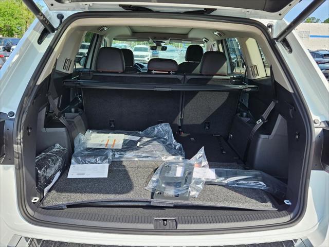 Photo of 2025 Pure White Volkswagen Atlas