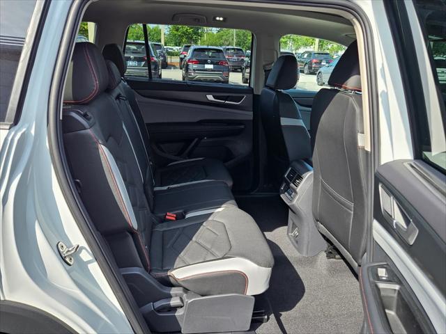 Photo of 2025 Pure White Volkswagen Atlas