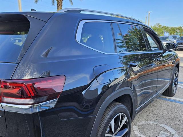 Photo of 2025 Deep Black Pearl Volkswagen Atlas