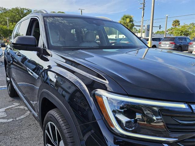 Photo of 2025 Deep Black Pearl Volkswagen Atlas