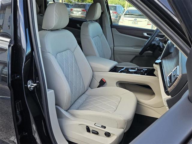 Photo of 2025 Deep Black Pearl Volkswagen Atlas