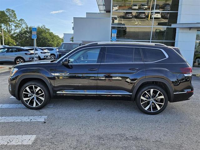Photo of 2025 Deep Black Pearl Volkswagen Atlas