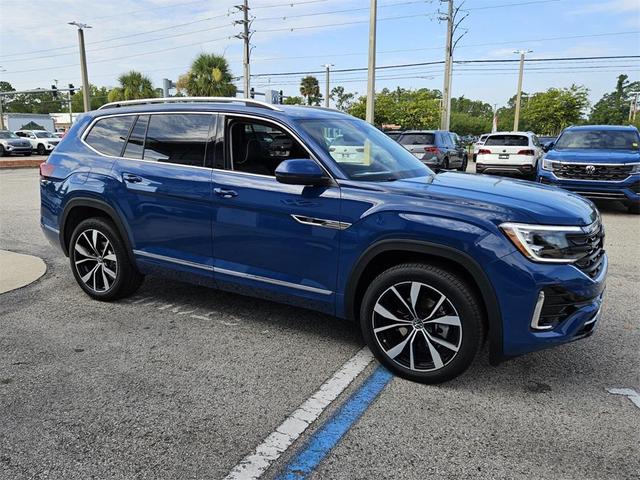 Photo of 2025 Mountain Lake Blue Metallic Volkswagen Atlas