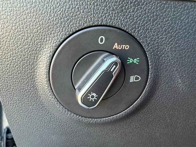 Photo of 2025 Platinum Gray Metallic Volkswagen Taos