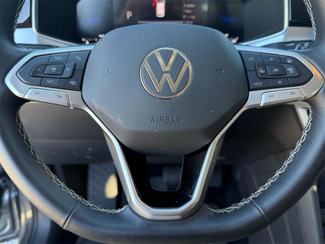 Photo of 2025 Platinum Gray Metallic Volkswagen Taos