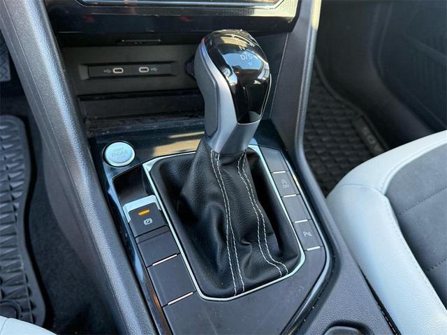 Photo of 2025 Platinum Gray Metallic Volkswagen Taos