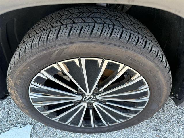 Photo of 2025 Platinum Gray Metallic Volkswagen Taos