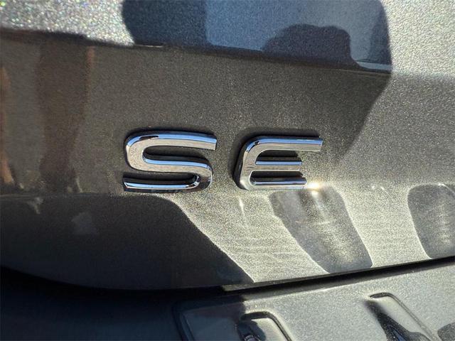 Photo of 2025 Platinum Gray Metallic Volkswagen Taos