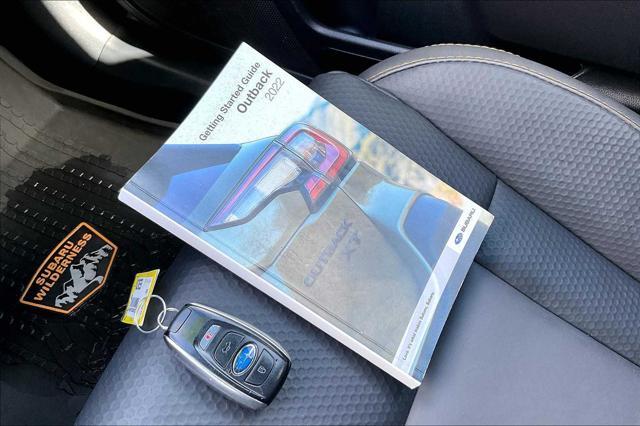 Photo of 2022 Ice Silver Metallic Subaru Outback