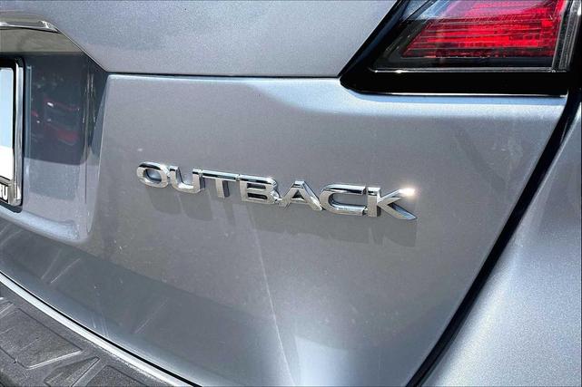 Photo of 2023 Ice Silver Metallic Subaru Outback