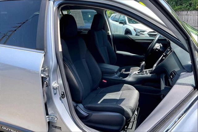 Photo of 2023 Ice Silver Metallic Subaru Outback