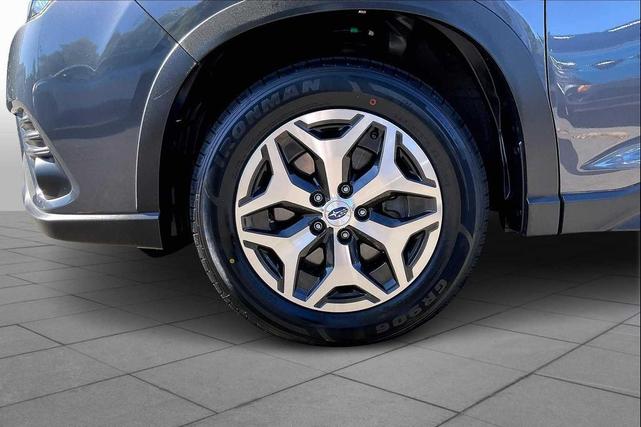 Photo of 2023 Magnetite Gray Metallic Subaru Forester