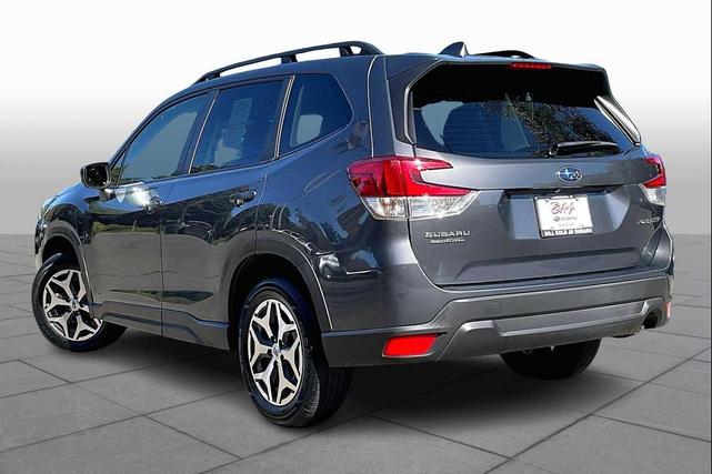 Photo of 2023 Magnetite Gray Metallic Subaru Forester