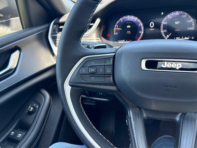 Photo of 2025 Bright White Clearcoat Jeep Grand Cherokee L