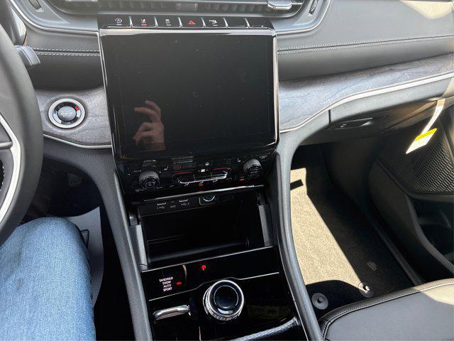 Photo of 2025 Baltic Gray Metallic Clearcoat Jeep Grand Cherokee L