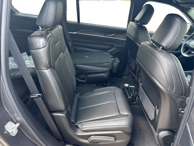 Photo of 2025 Baltic Gray Metallic Clearcoat Jeep Grand Cherokee L