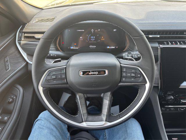 Photo of 2025 Baltic Gray Metallic Clearcoat Jeep Grand Cherokee L