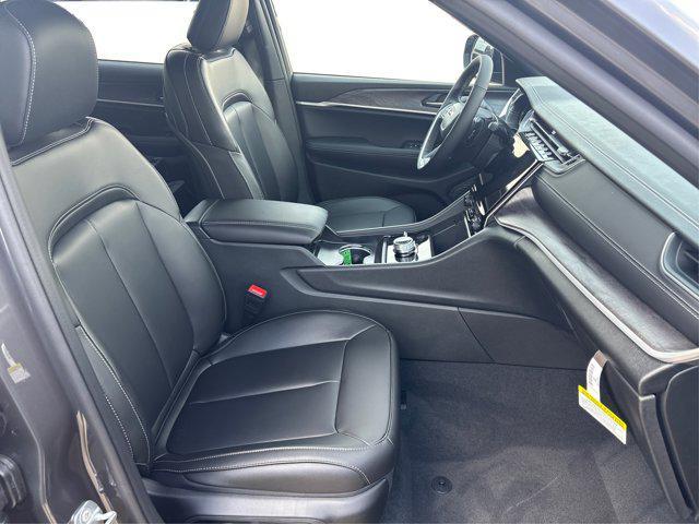 Photo of 2025 Baltic Gray Metallic Clearcoat Jeep Grand Cherokee L