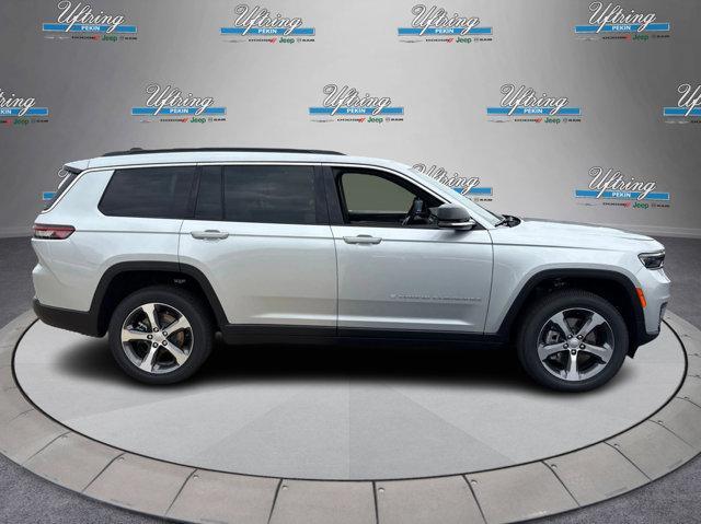 Photo of 2025 Silver Zynith Jeep Grand Cherokee L