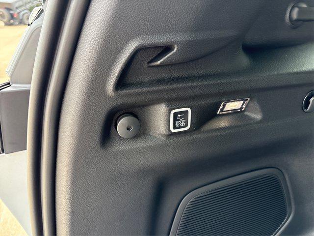 Photo of 2025 Silver Zynith Jeep Grand Cherokee L