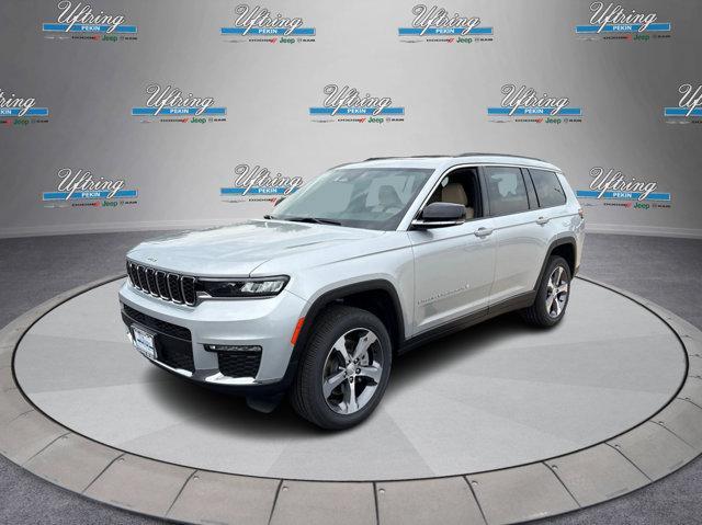Photo of 2025 Silver Zynith Jeep Grand Cherokee L