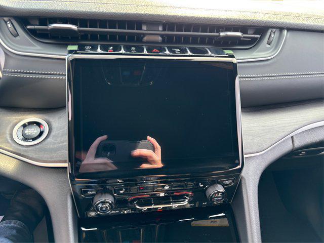 Photo of 2025 Velvet Red Pearlcoat Jeep Grand Cherokee
