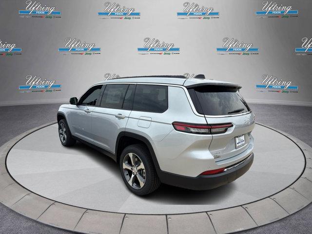 Photo of 2025 Silver Zynith Jeep Grand Cherokee L