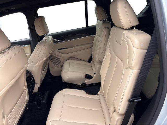 Photo of 2025 Silver Zynith Jeep Grand Cherokee L
