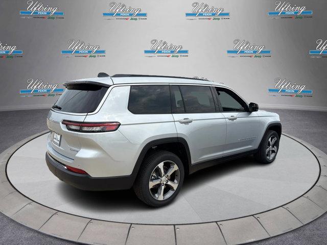 Photo of 2025 Silver Zynith Jeep Grand Cherokee L