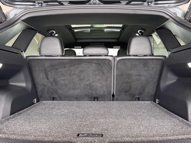 Photo of 2024 Platinum Gray Metallic Volkswagen Atlas Cross Sport