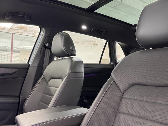 Photo of 2024 Platinum Gray Metallic Volkswagen Atlas Cross Sport