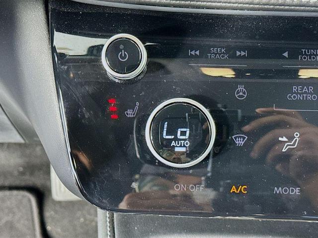Photo of 2022 Glacier White INFINITI QX60